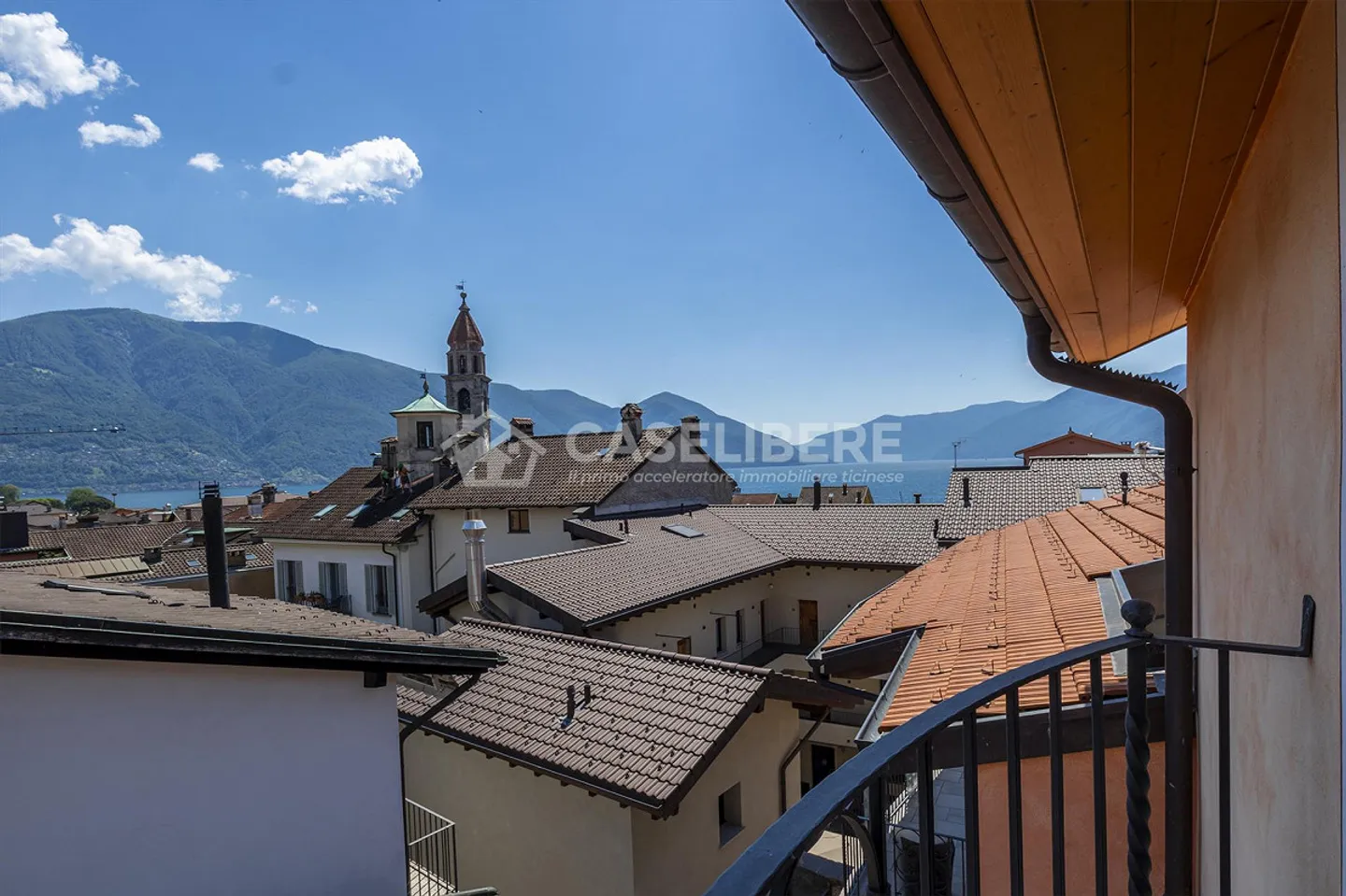 3.5-ROOM DUPLEX WITH TERRACE AND LAKE VIEW IN THE HEART OF ASCONA - Photo 1 of 18