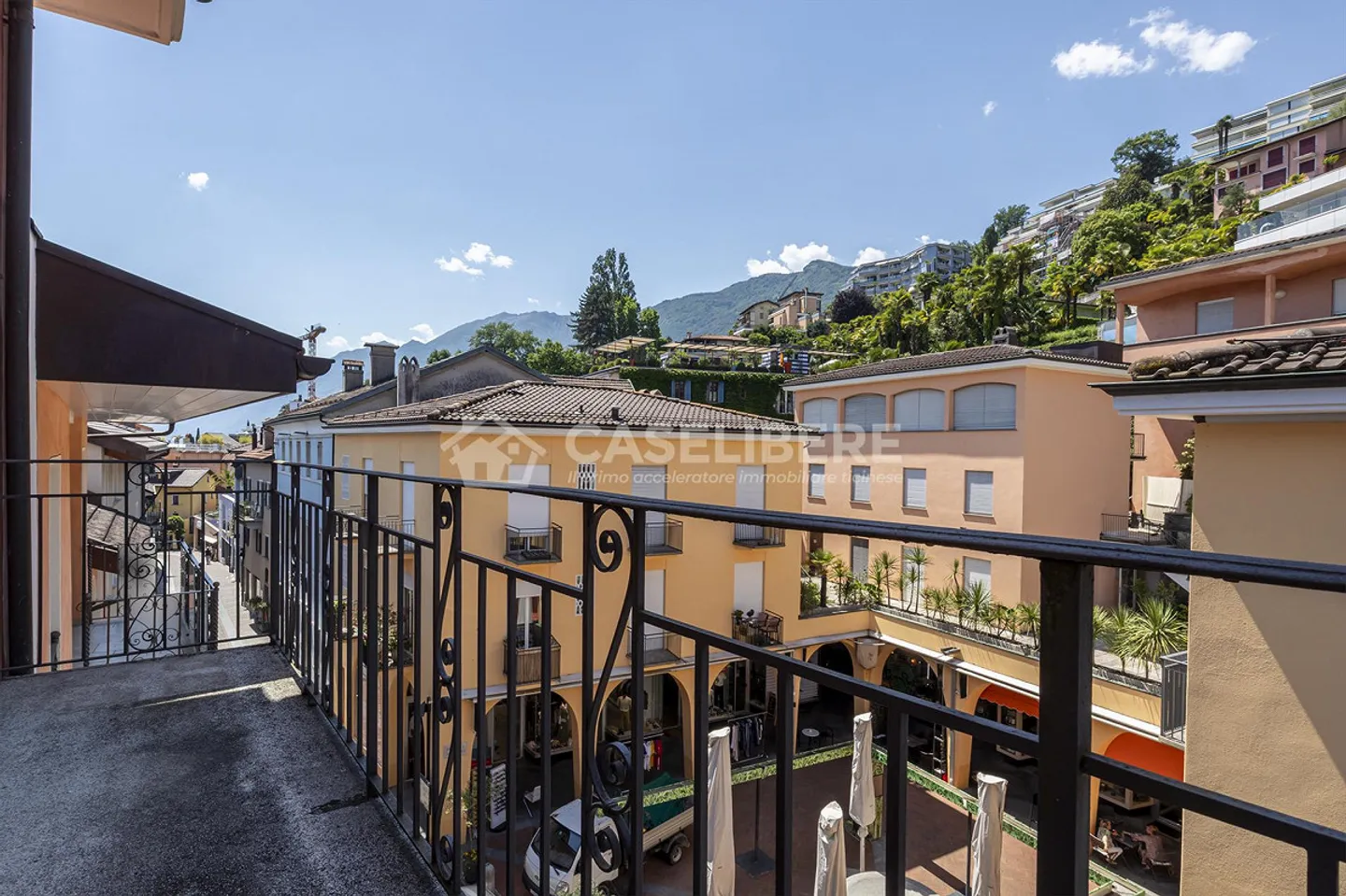 3.5-ROOM DUPLEX WITH TERRACE AND LAKE VIEW IN THE HEART OF ASCONA - Photo 6 of 18