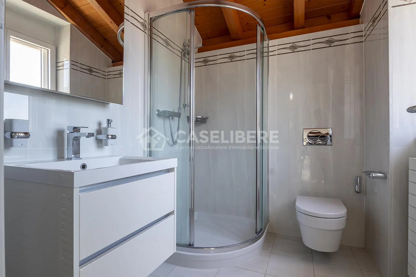 3.5-ROOM DUPLEX WITH TERRACE AND LAKE VIEW IN THE HEART OF ASCONA - Photo 10 of 18
