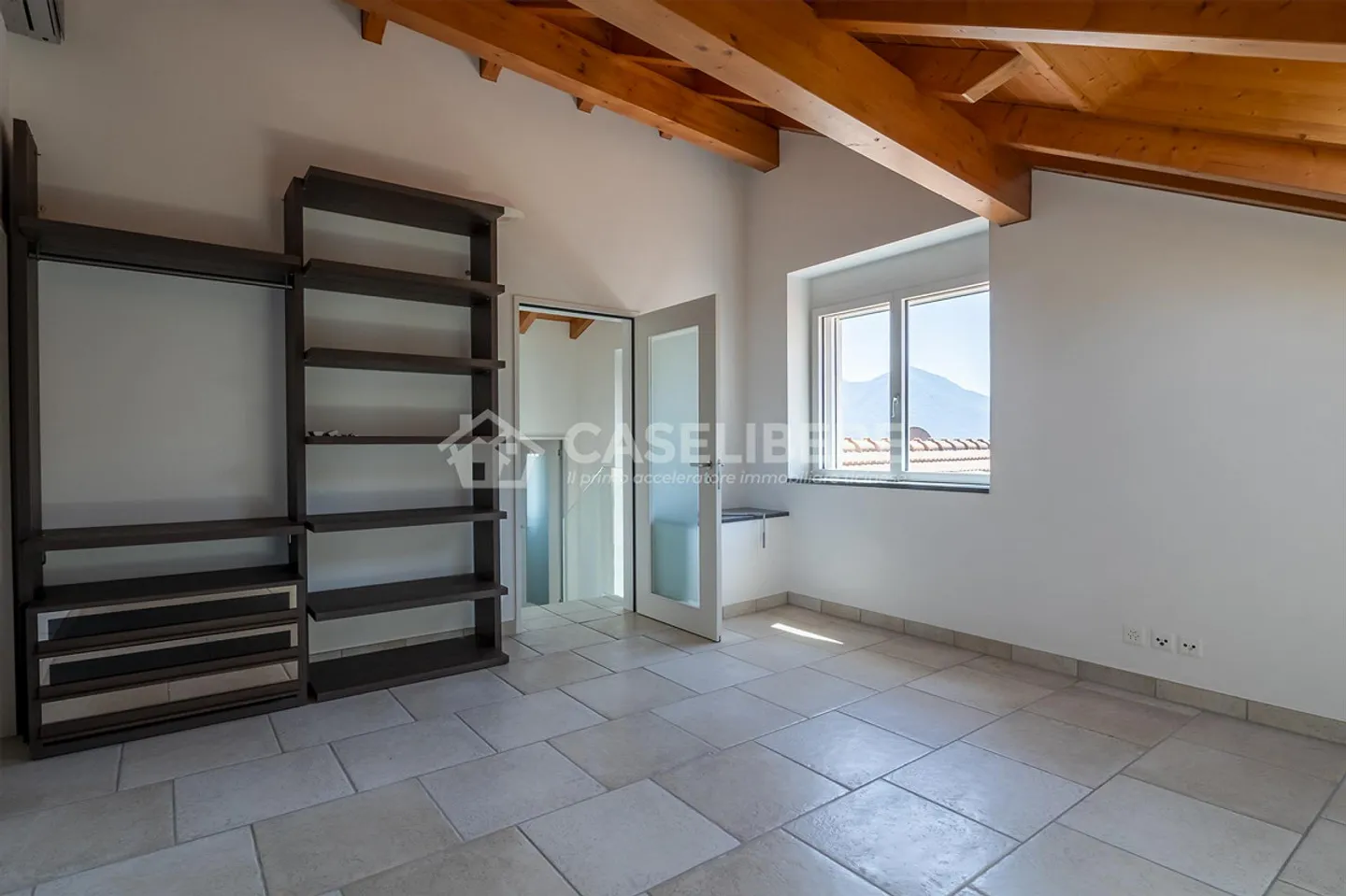 3.5-ROOM DUPLEX WITH TERRACE AND LAKE VIEW IN THE HEART OF ASCONA - Photo 14 of 18