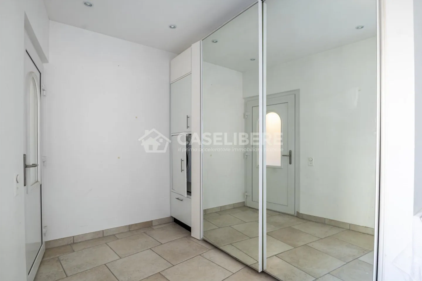 3.5-ROOM DUPLEX WITH TERRACE AND LAKE VIEW IN THE HEART OF ASCONA - Photo 16 of 18
