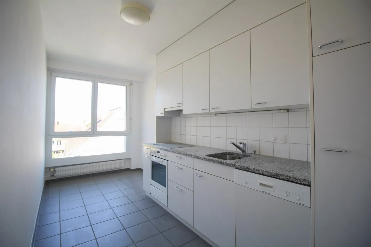 Confortevole appartamento con 2 stanze e balcone - Foto 2 di 5