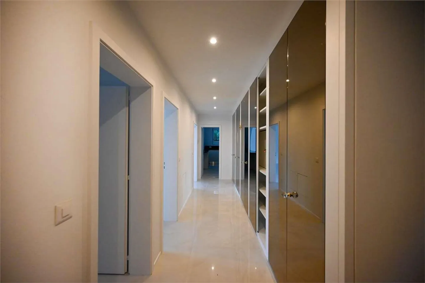 3.5 Room Apartment with Lake View and Private Garden - Photo 12 of 13