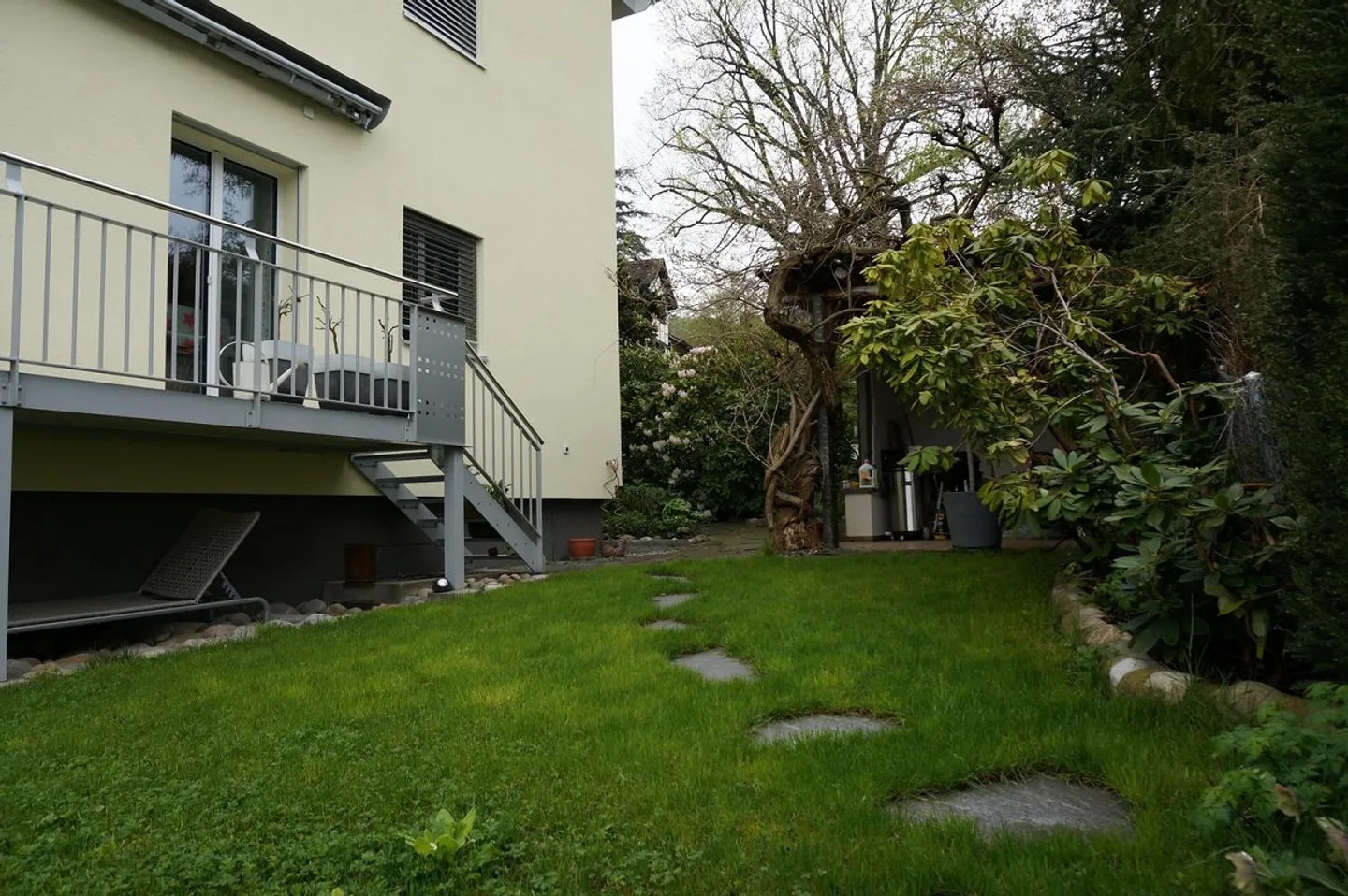 Appartamento giardino soleggiato con terrazza e balcone - Foto 5 di 13