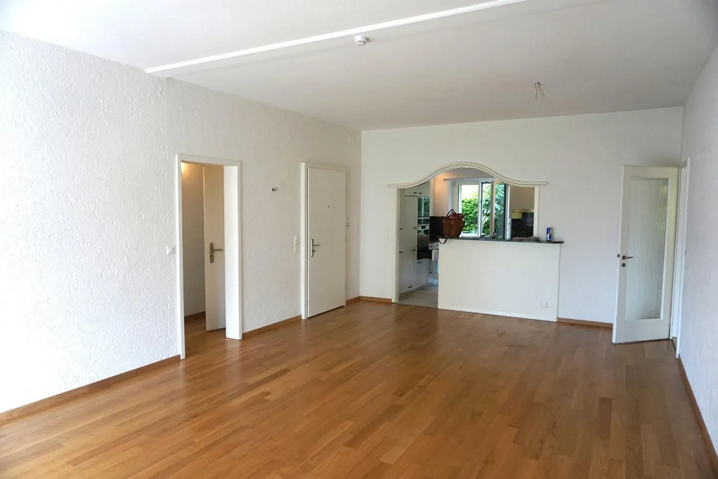 Appartamento giardino soleggiato con terrazza e balcone - Foto 2 di 13