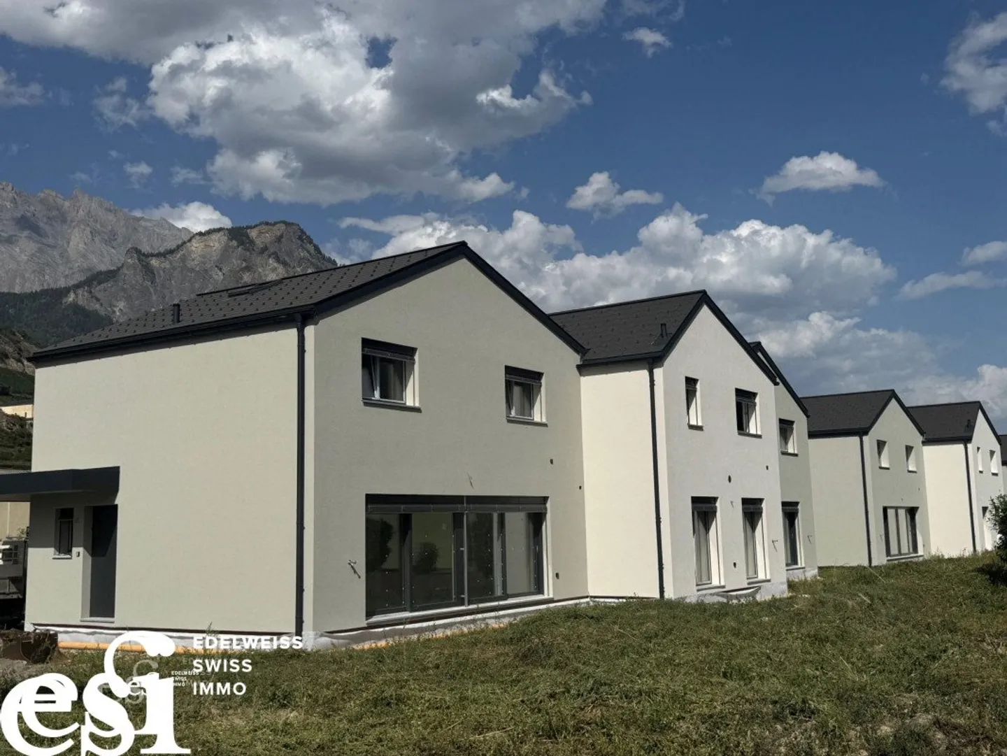 Wunderschöne schlüsselfertige, moderne 4.5-Zimmer-Villa in Saillon - Foto 1 von 10