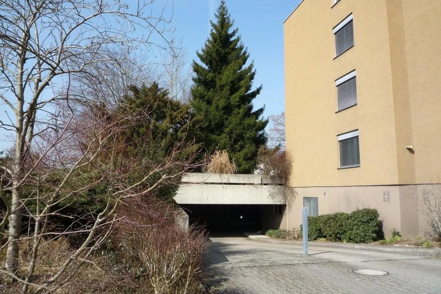Place de parking en garage à louer à Bassersdorf - Photo 3 sur 3