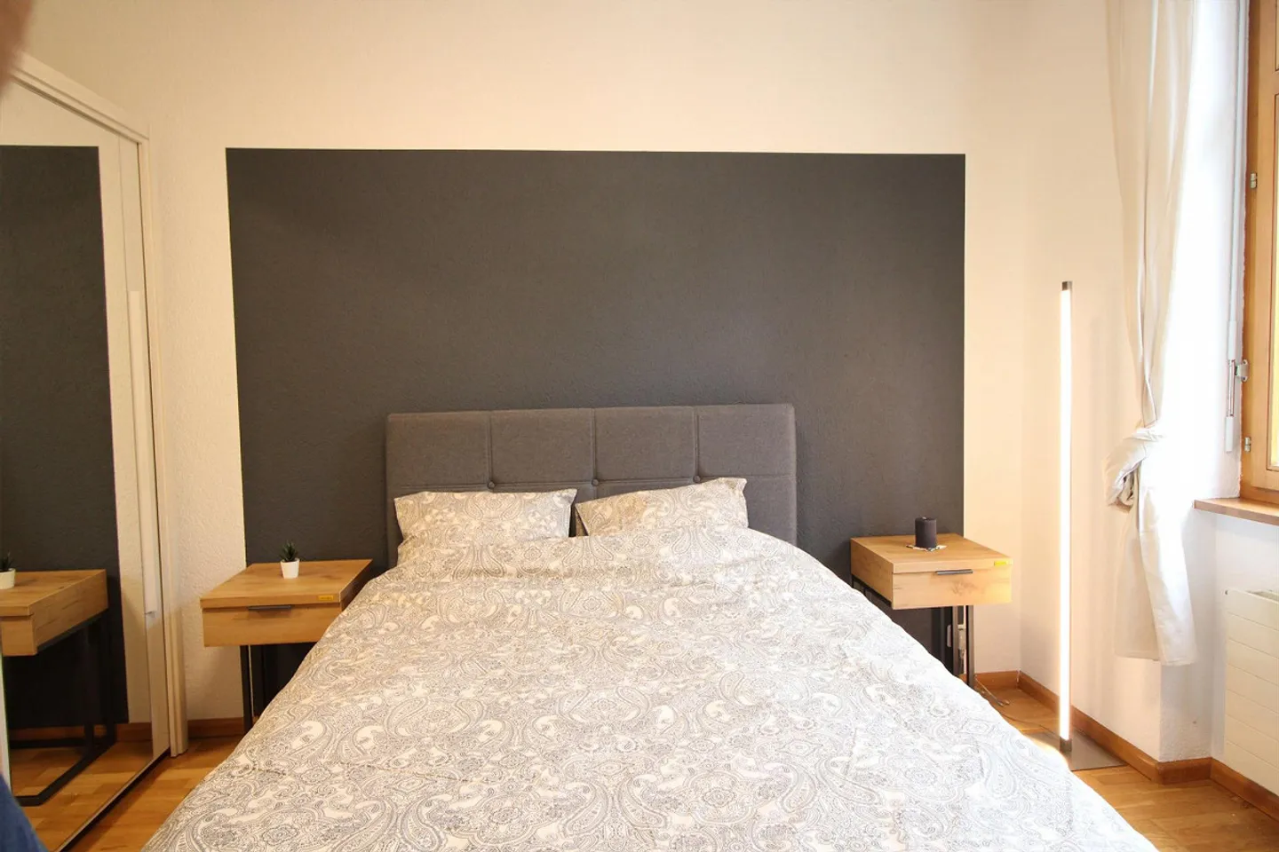 Furnished room in modernised apartment in a top location - Photo 2 of 11