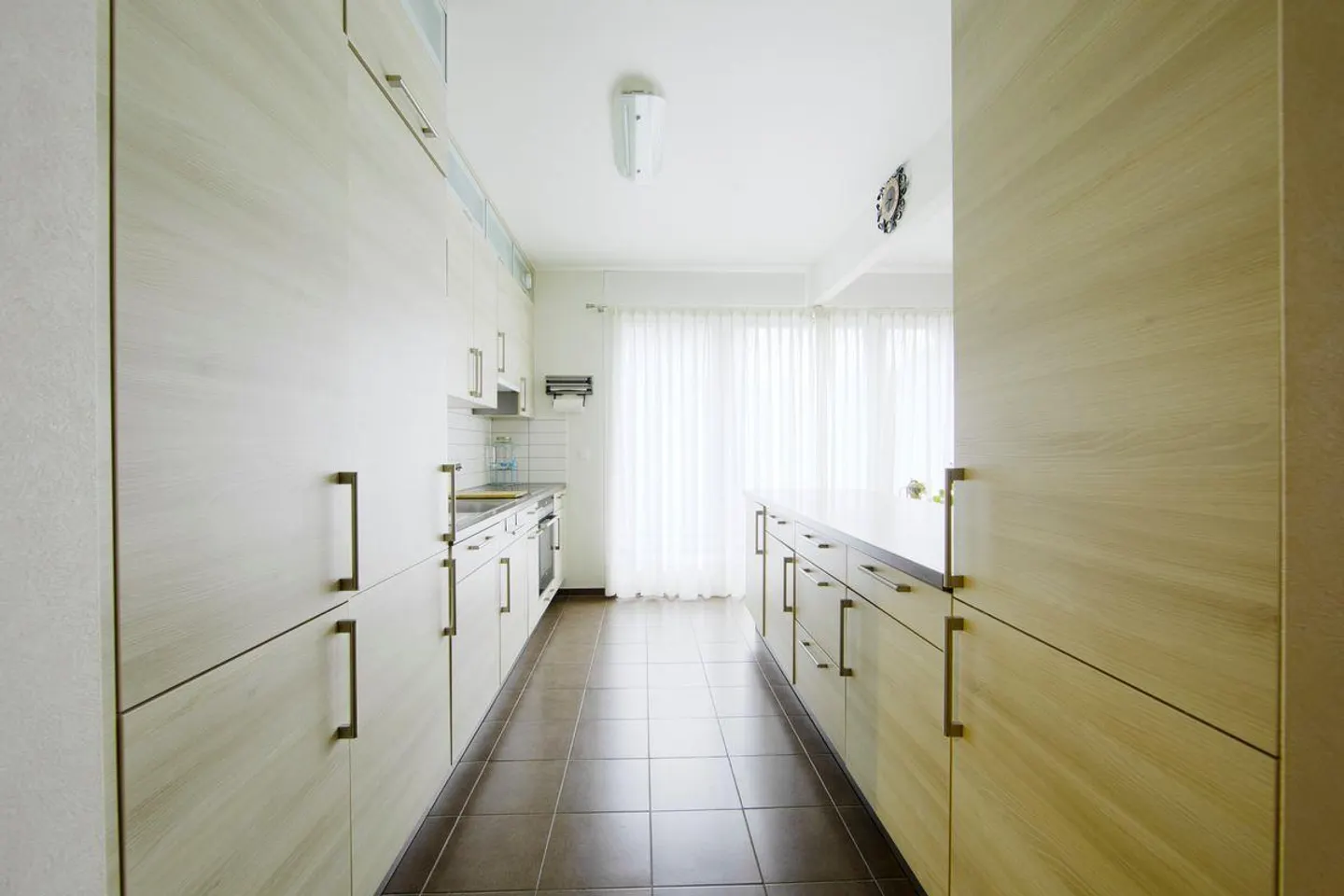 EXKLUSIVITÄT - Helle 4-Zimmer-Wohnung mit überdachter Terrasse - Foto 3 von 11