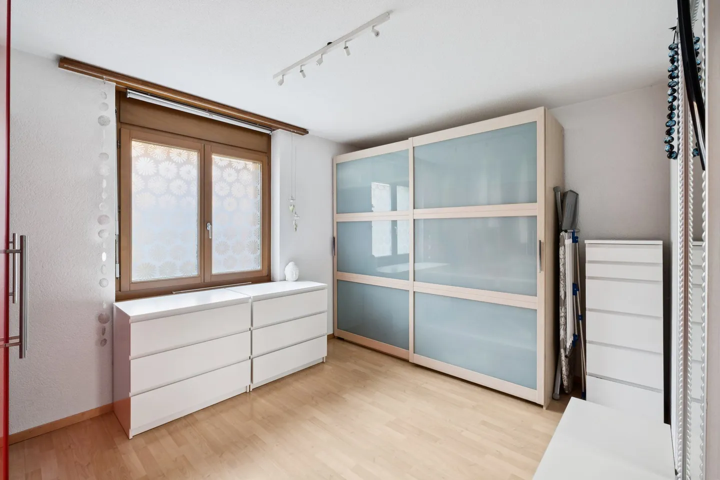 4.5-Zimmer-Wohnung - grosszügig, hell und naturnah - Foto 10 di 12