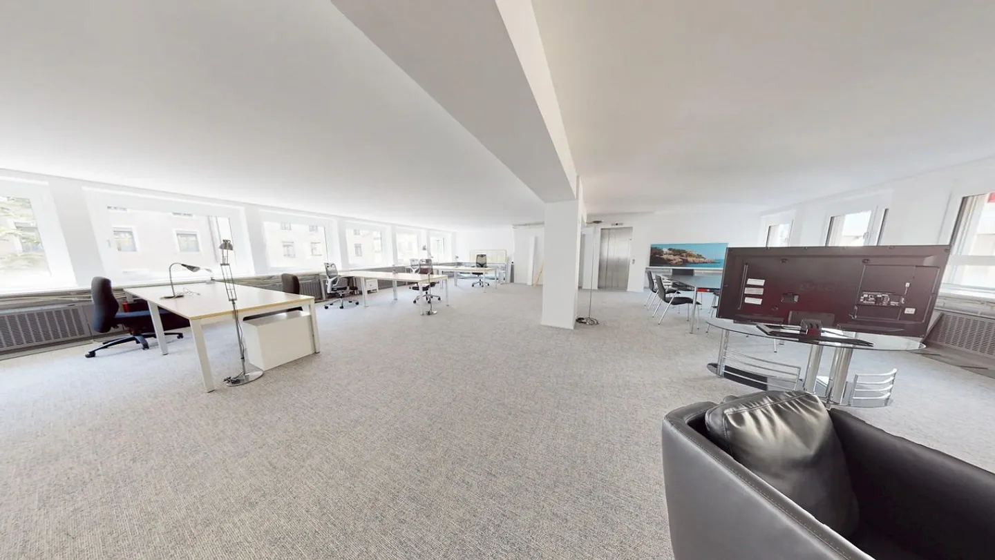 THE FUTURE IS GREEN at Zurich HB - Exclusive Attic Offices with Terrace - Photo 3 of 12