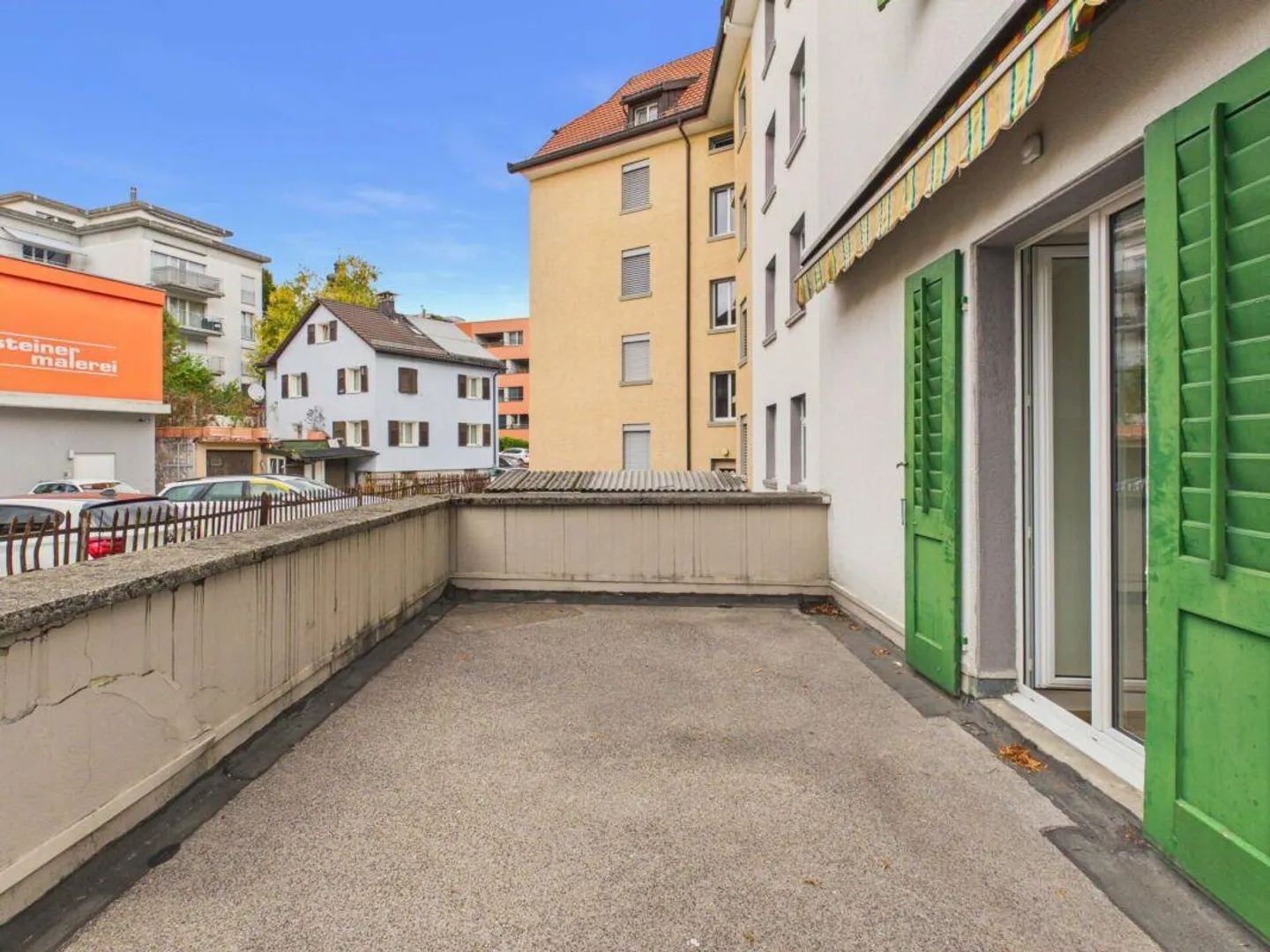 Partially renovated 2.5-room apartment in a good location with excellent public transport access - Photo 9 of 12