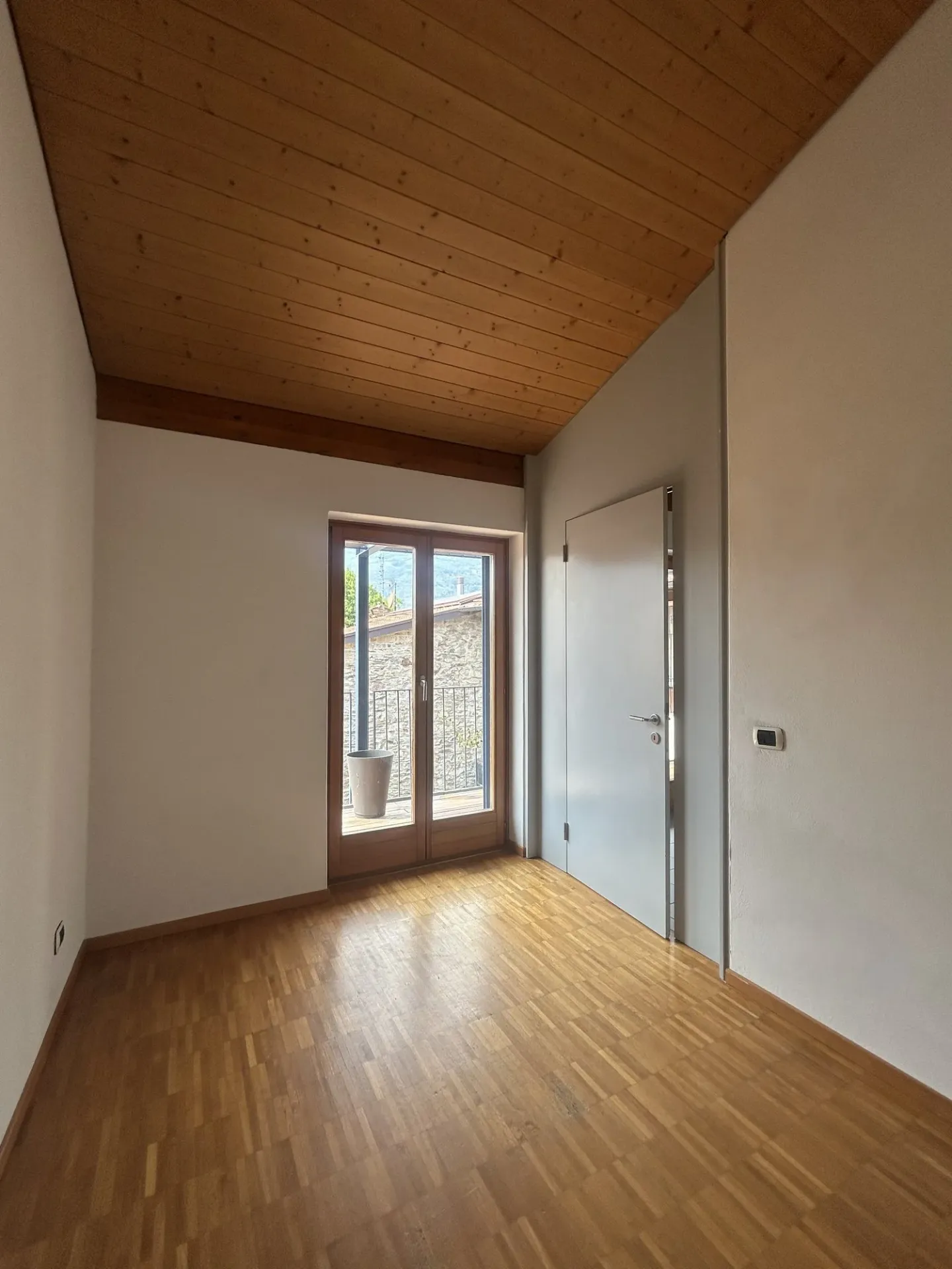 PONTE CAPRIASCA - PROPRIETÀ IMMOBILIARE CON 5 STANZE NEL CENTRO - Foto 11 di 14