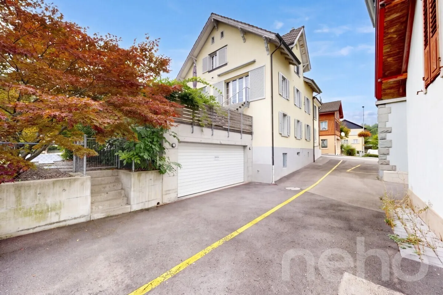 Detached 4.5-room house with commercial space in Langnau am Albis - Photo 1 of 12
