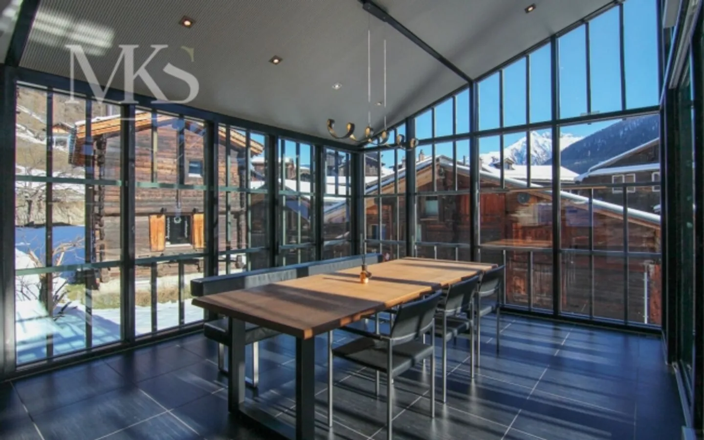 Exklusive Duplex-Luxuswohnung im umgebauten Stall im Herzen von Geschinen - Foto 9 von 20