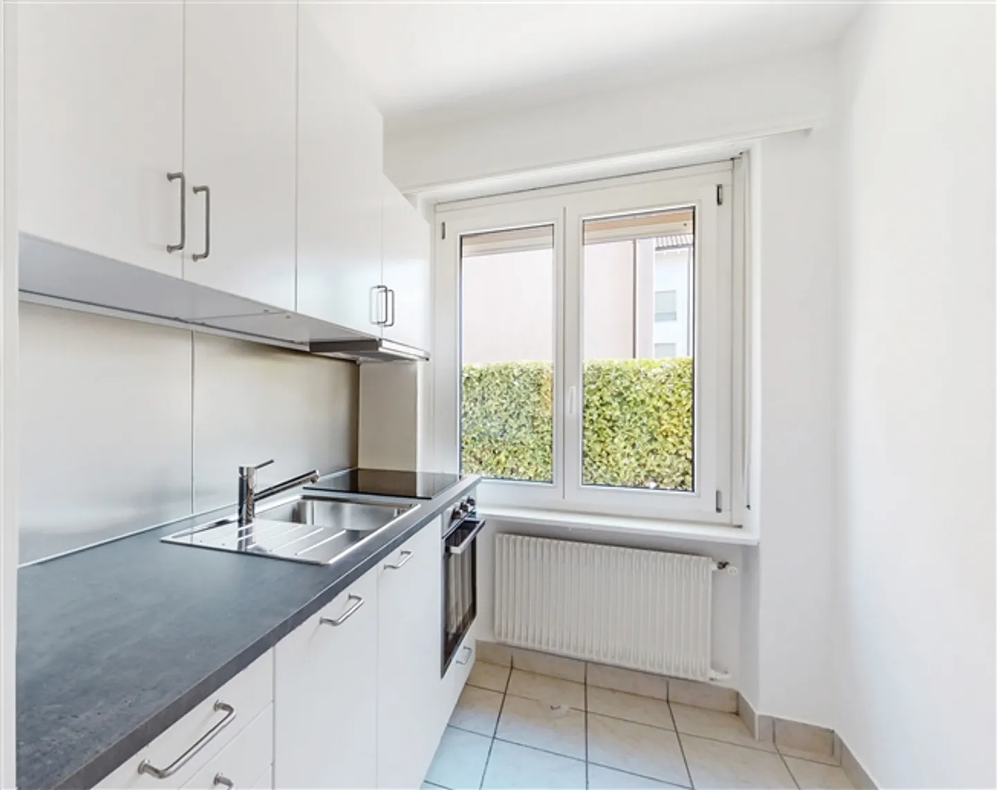 Tranquility and comfort in Locarno 3.5 rooms - Photo 2 of 7