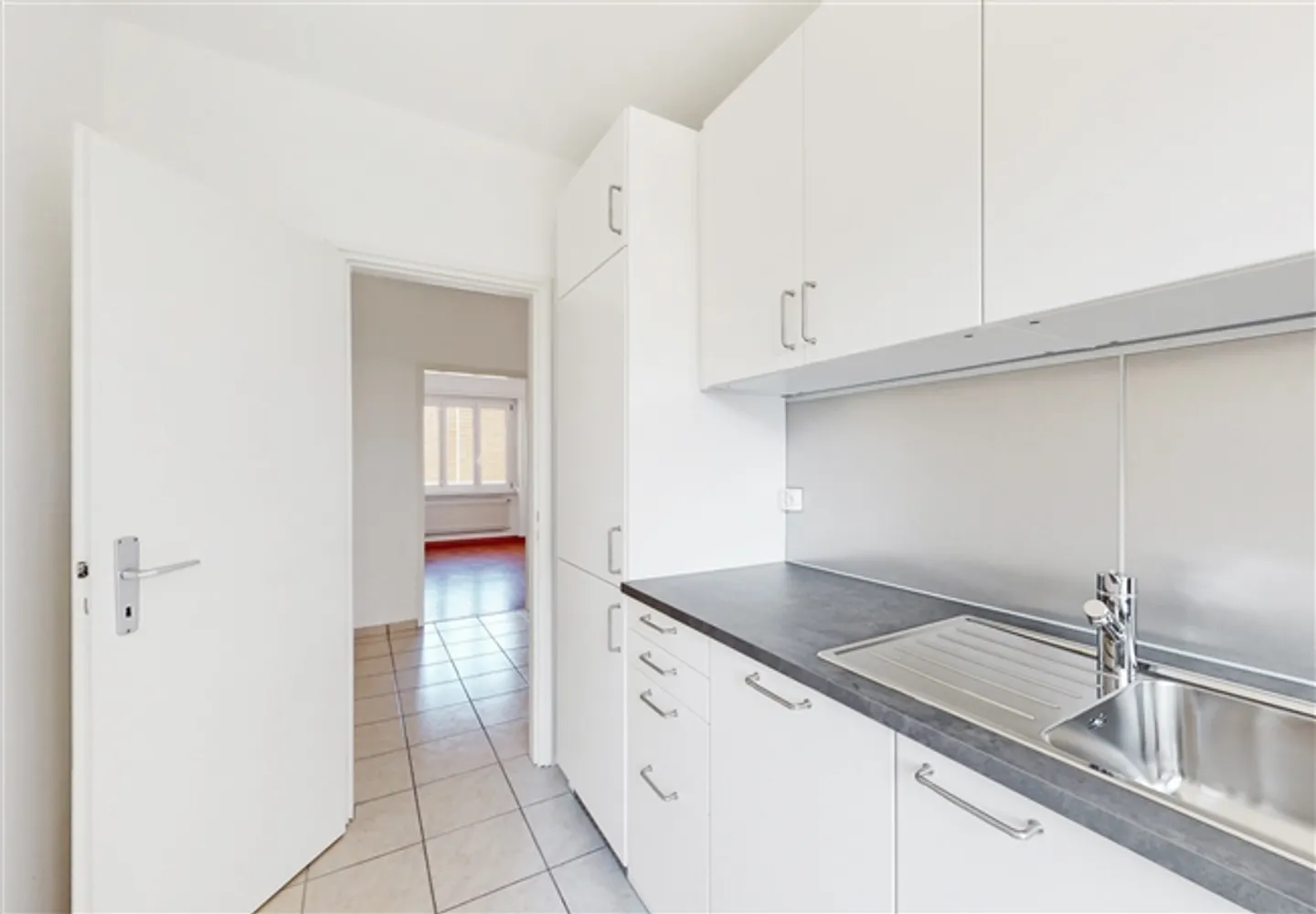 Tranquility and comfort in Locarno 3.5 rooms - Photo 3 of 7