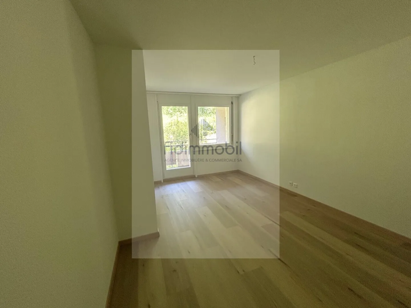 APPARTAMENTO VICINO A TUTTI I SERVIZI CON BALCONE E CAMINO - Foto 7 di 9