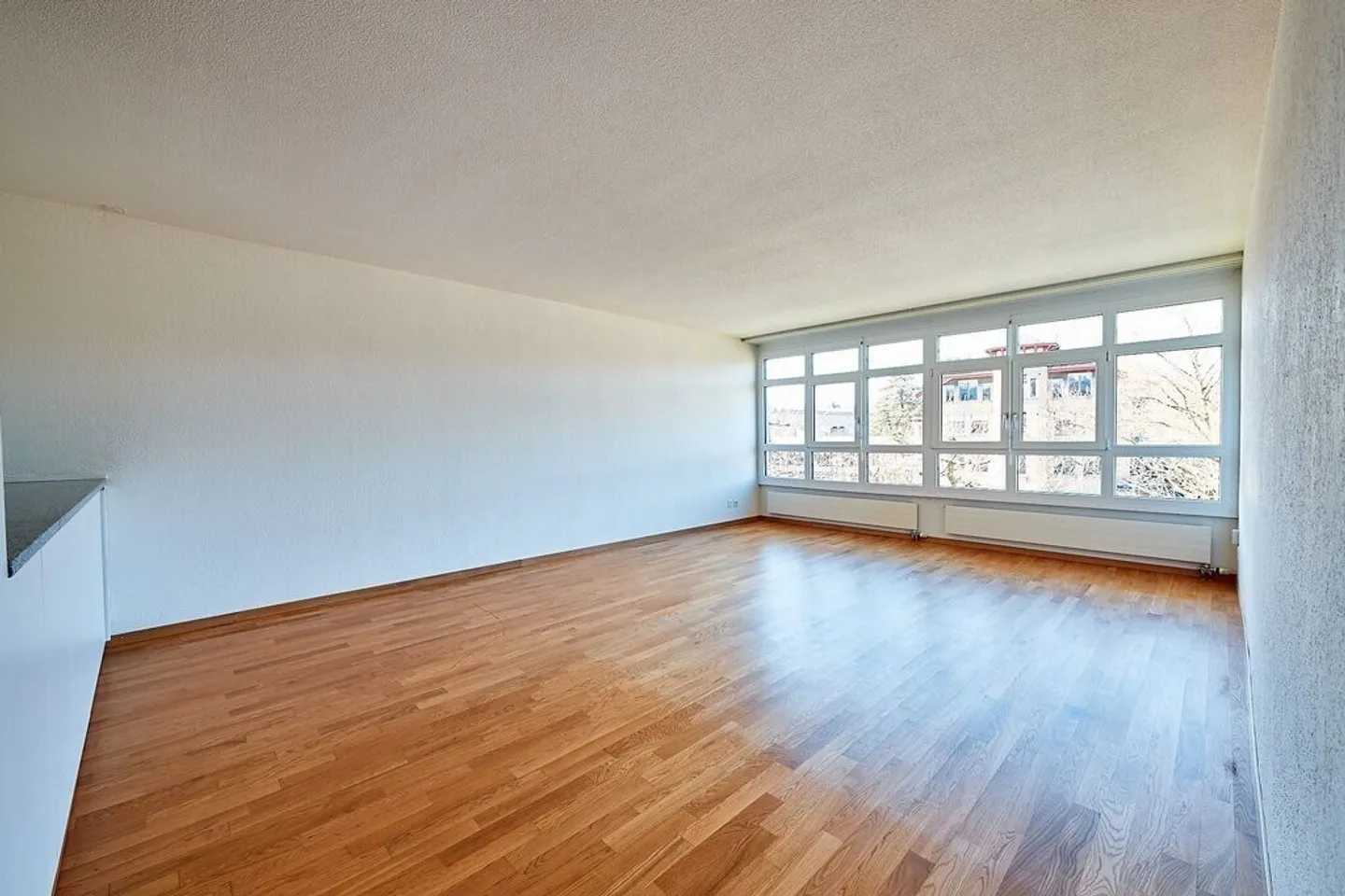 Apartment for rent - Photo 2 of 8