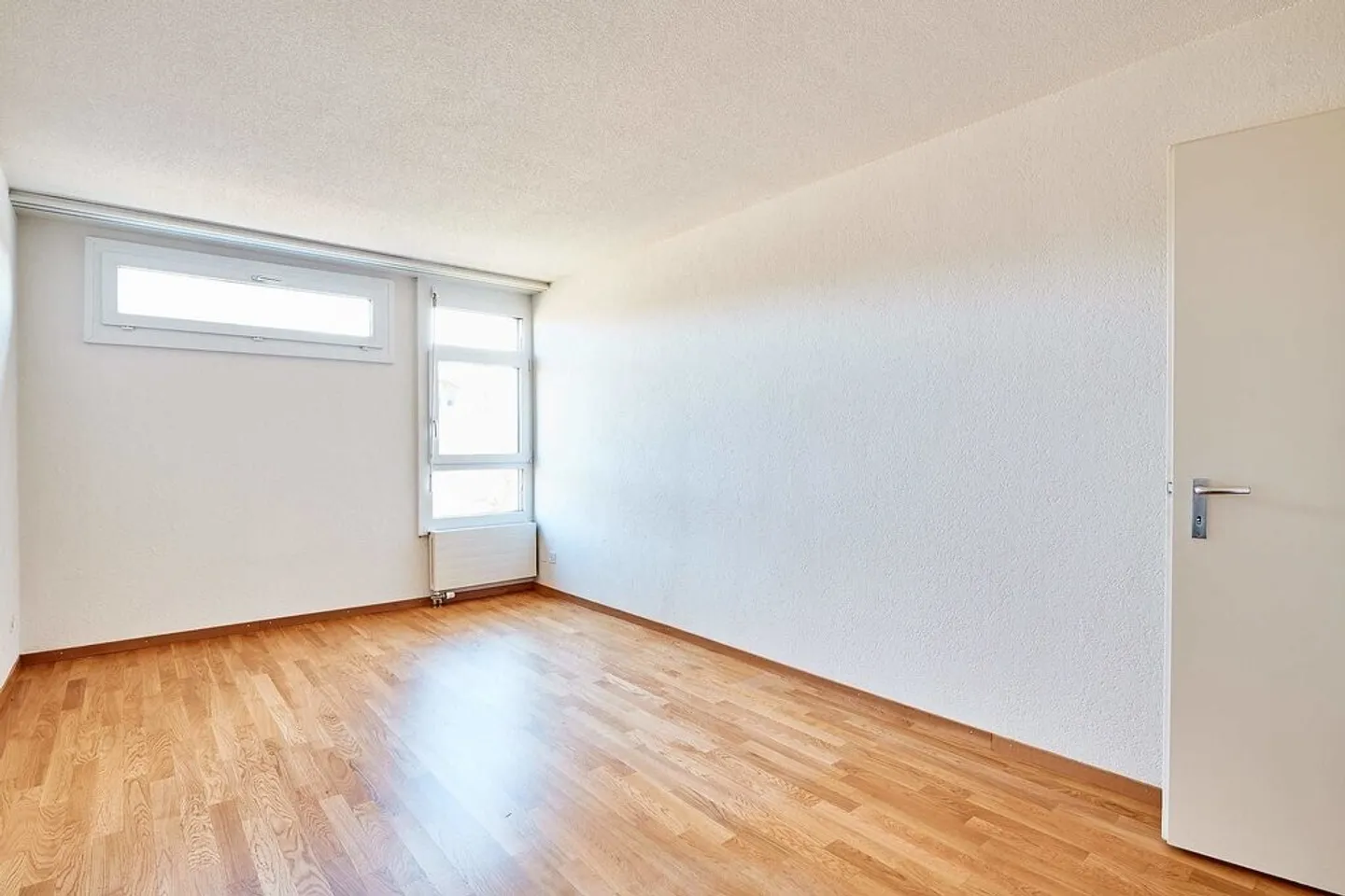 Apartment for rent - Photo 3 of 8