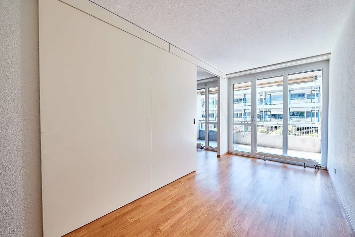 Apartment for rent - Photo 4 of 8