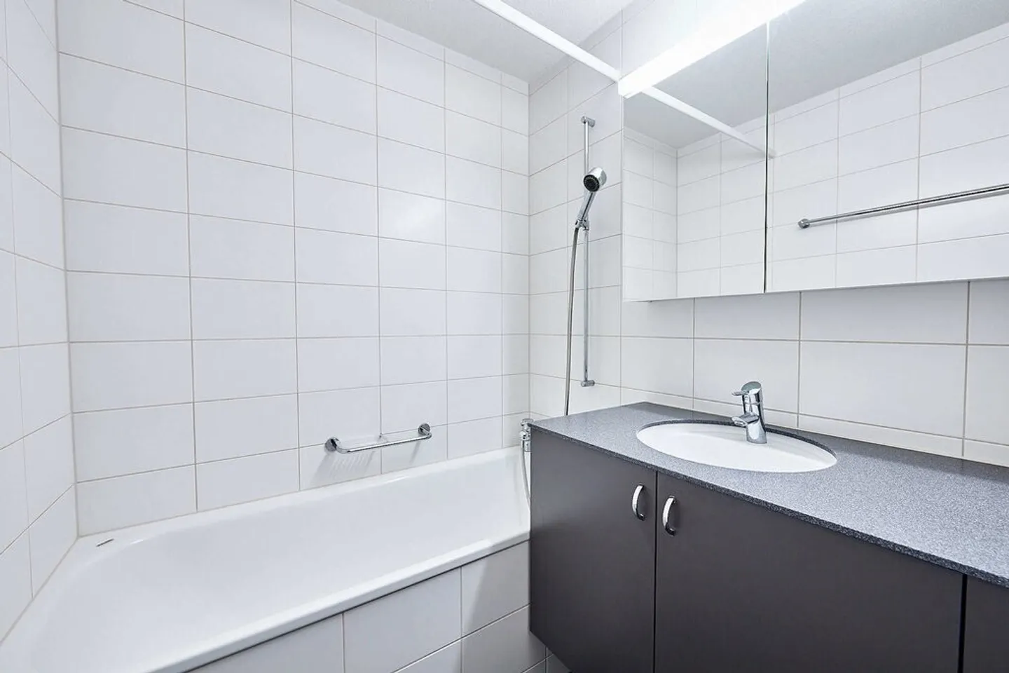 Apartment for rent - Photo 6 of 8