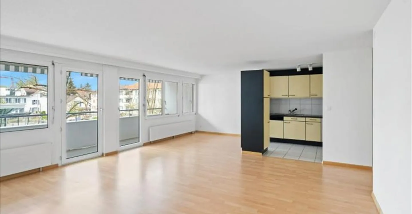 Zentral gelegene Wohnung mit Seesicht - Foto 3 von 7