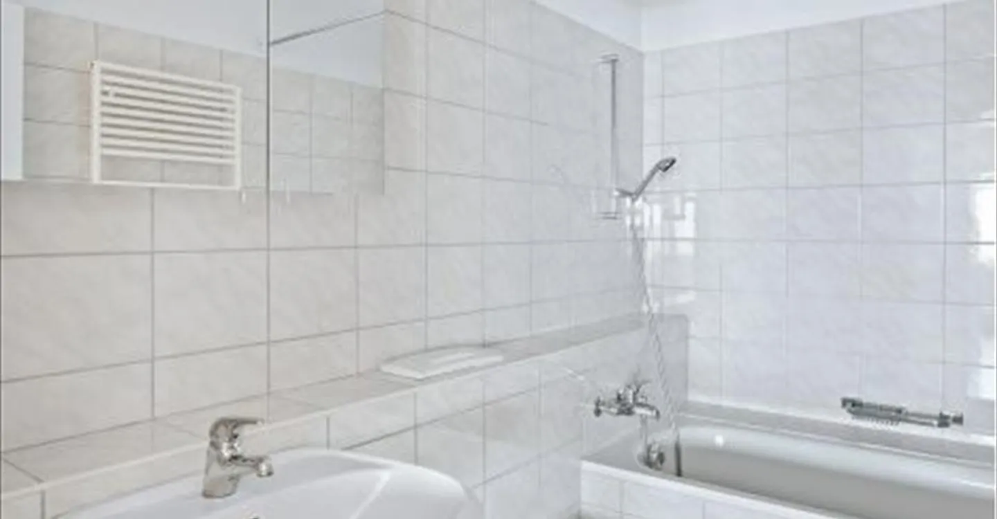 Zentral gelegene Wohnung mit Seesicht - Foto 5 von 7