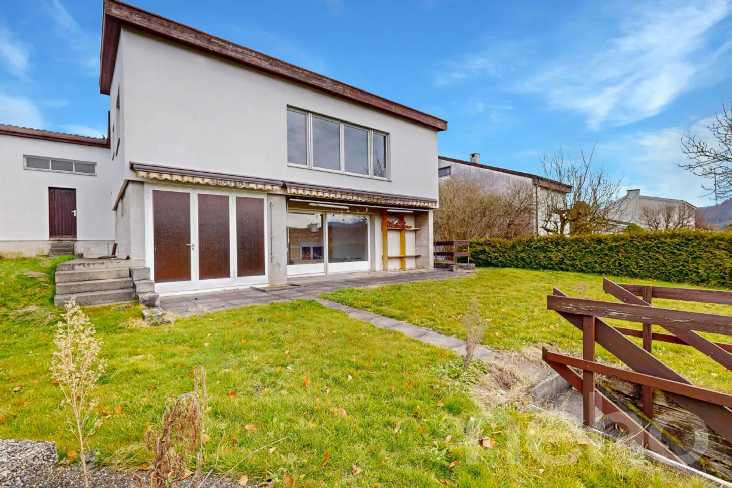 Single house for sale - Photo 1 of 13