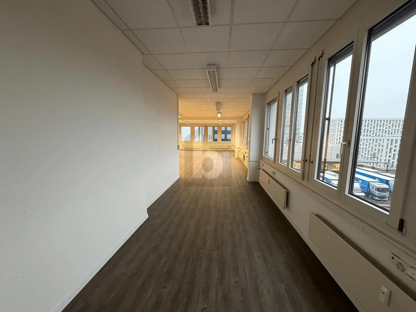 MODERNE, CENTRALE, BAIGNÉE DE LUMIÈRE ET FLEXIBLE - Photo 4 sur 6