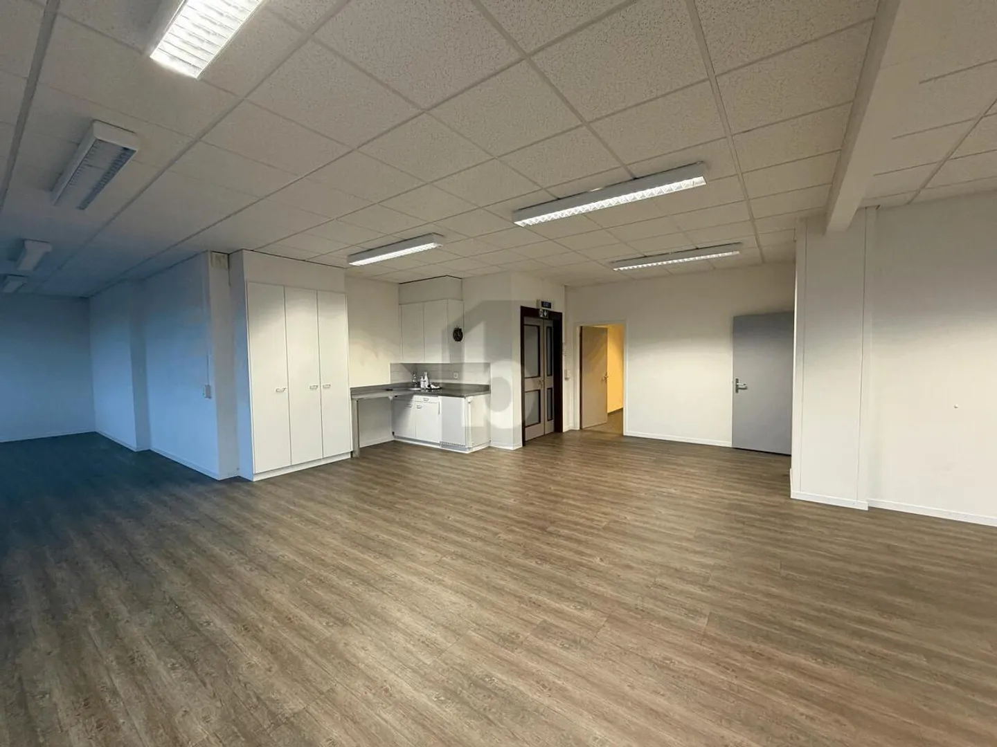 MODERNE, CENTRALE, BAIGNÉE DE LUMIÈRE ET FLEXIBLE - Photo 5 sur 6