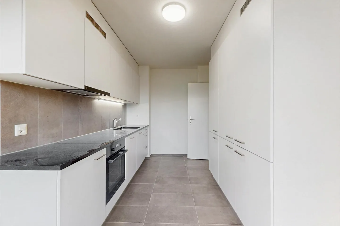 Renovated apartments - 5.5 rooms - Rue Marcello, Fribourg - Photo 8 of 12