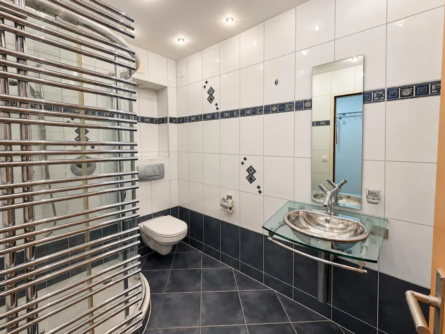 Gepflegte 2-Zi.-Wohnung - kompakt, praktisch & bezugsbereit - Foto 4 di 5