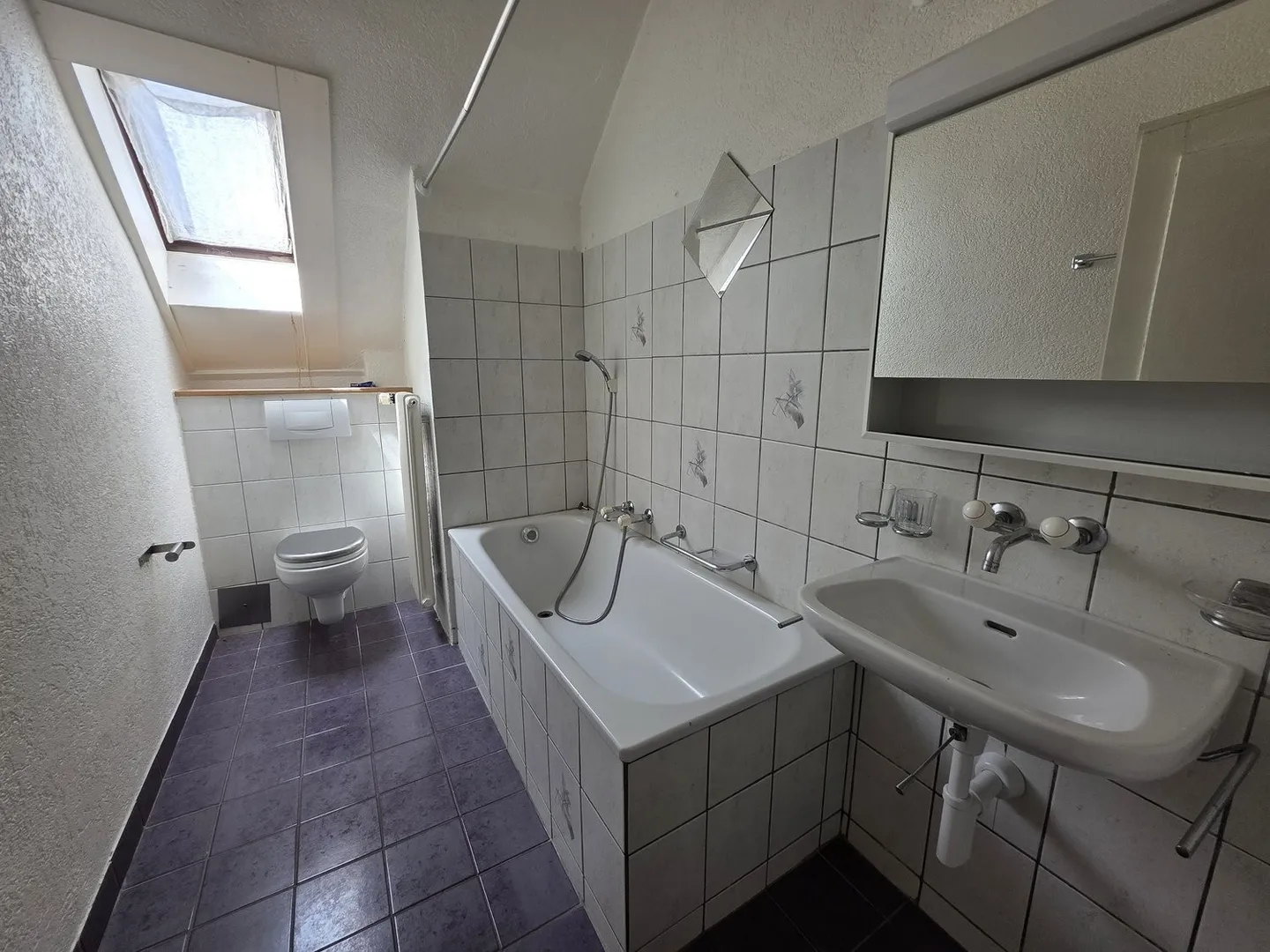 4 PEZZI SOTTOTETTO DELL'EDIFICIO - Foto 6 di 6