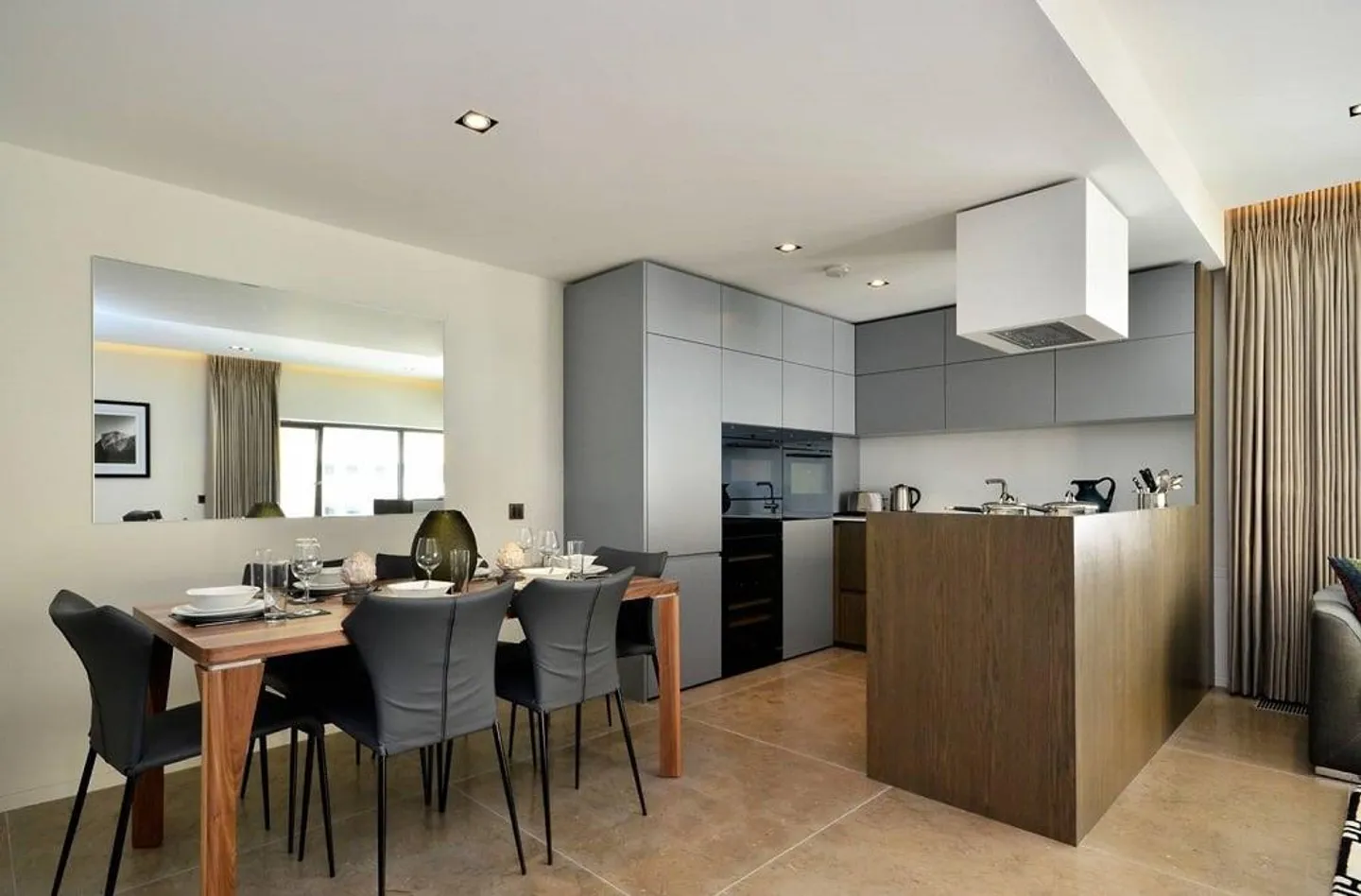 Modernes Apartment in Brugg - Foto 2 von 4