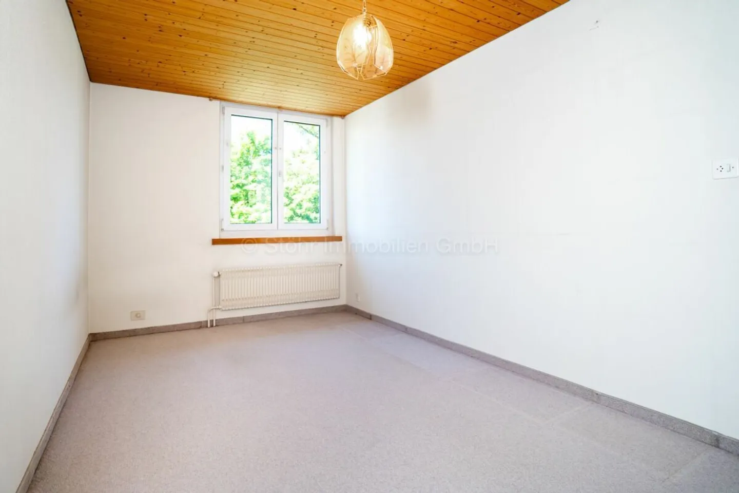 Charming Corner Townhouse - Photo 10 of 22
