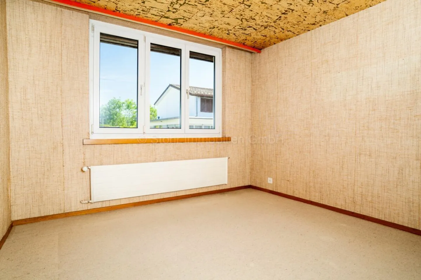 Charming Corner Townhouse - Photo 12 of 22