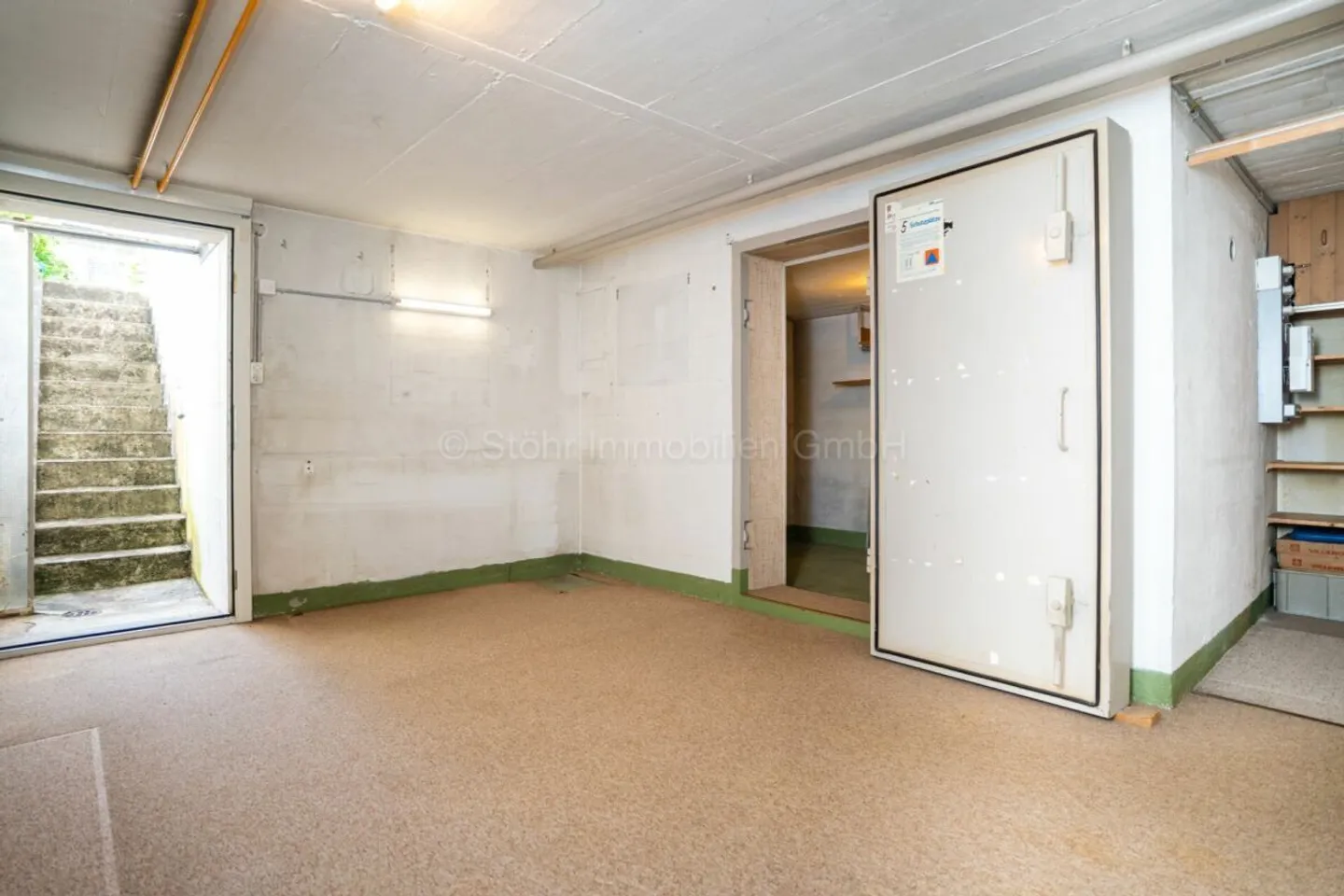 Charming Corner Townhouse - Photo 17 of 22