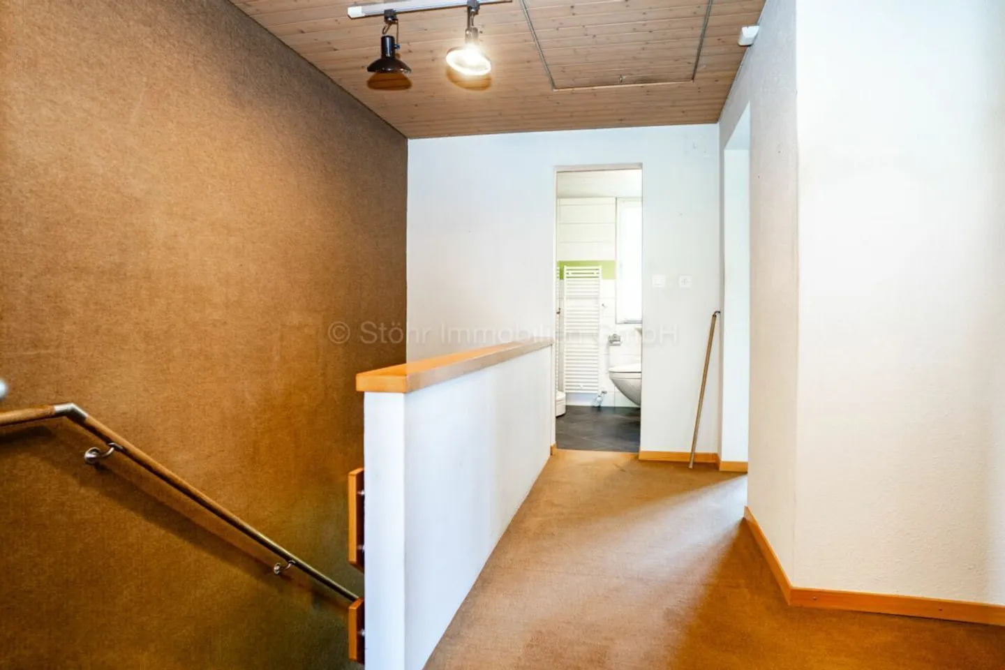 Charming Corner Townhouse - Photo 14 of 22