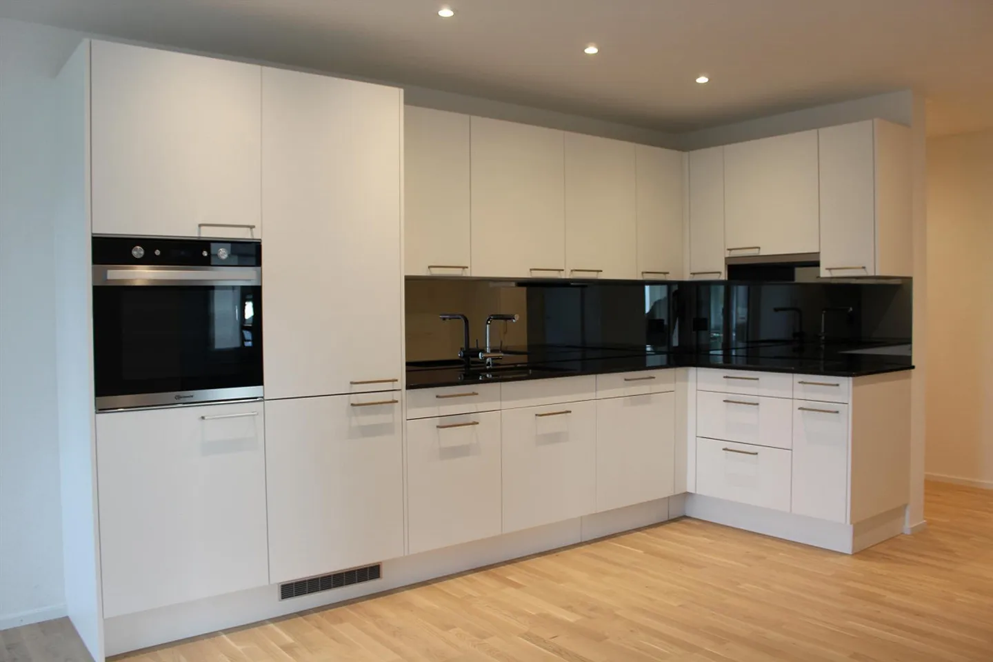 Topmoderne Wohnung - Foto 2 von 8