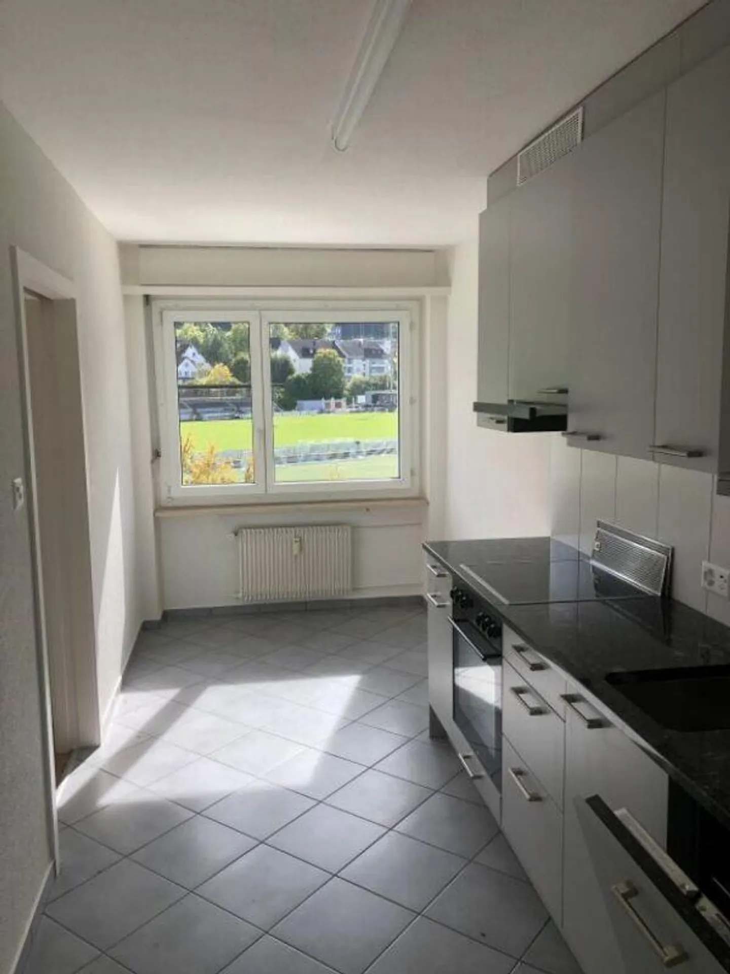 Geräumige Wohnung mit Balkon - Foto 4 von 11