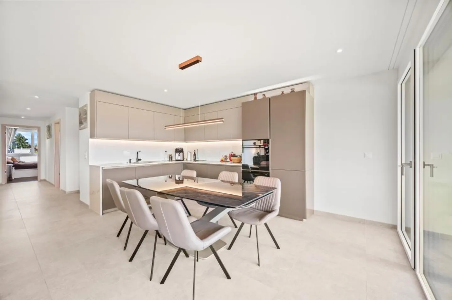 Magnifique appartement moderne et luxueux de 4,5 pièces - Photo 1 sur 10