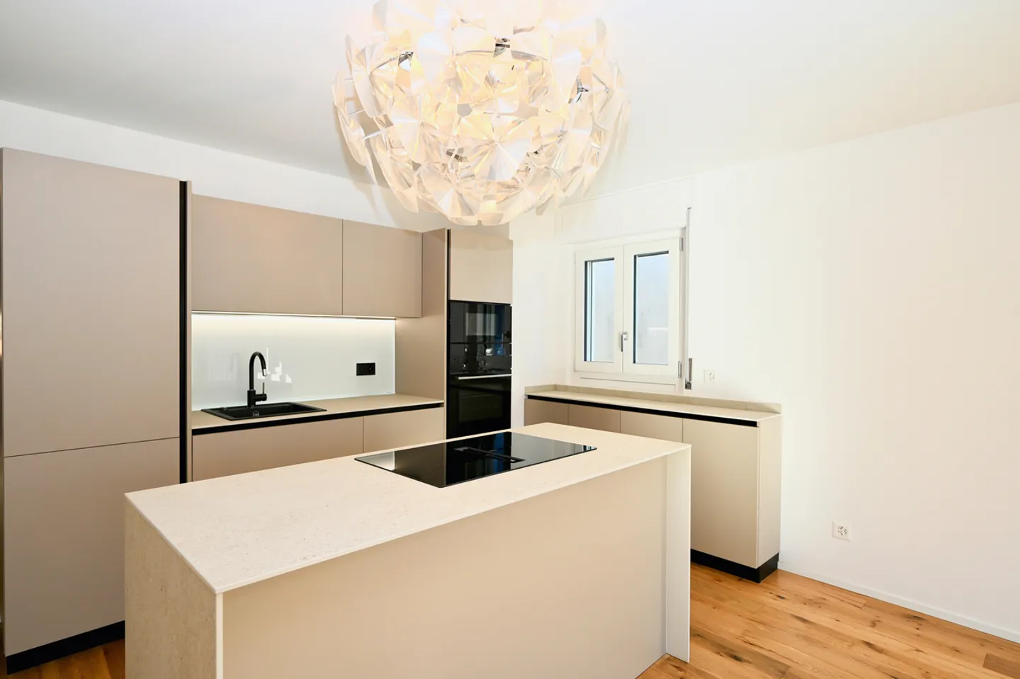 Vollständig renovierte Wohnung mit 180° Seeblick - Foto 11 von 18