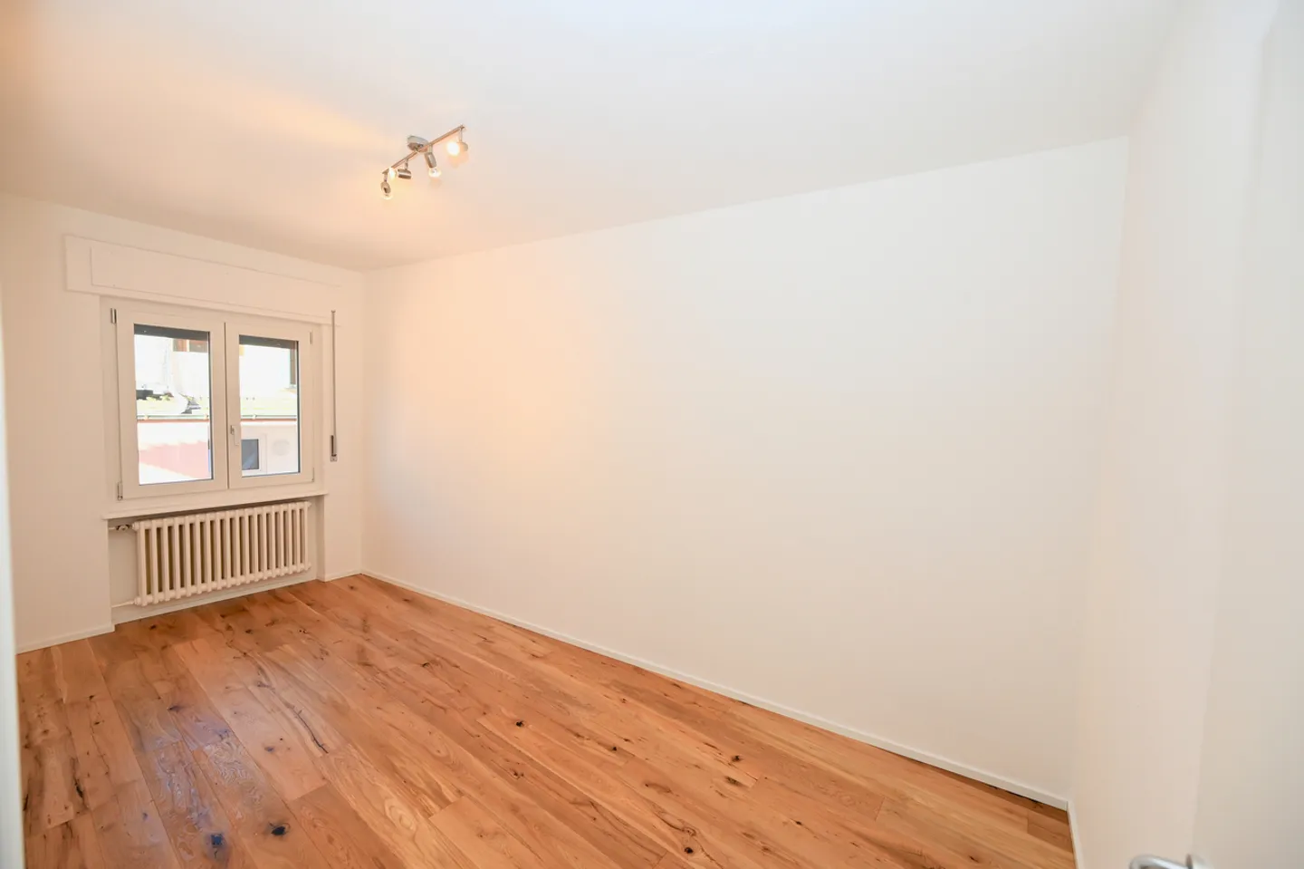 Vollständig renovierte Wohnung mit 180° Seeblick - Foto 12 von 18