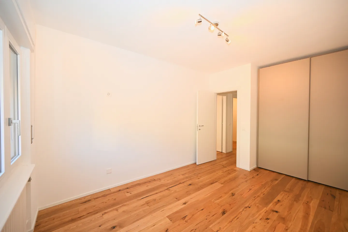 Vollständig renovierte Wohnung mit 180° Seeblick - Foto 13 von 18