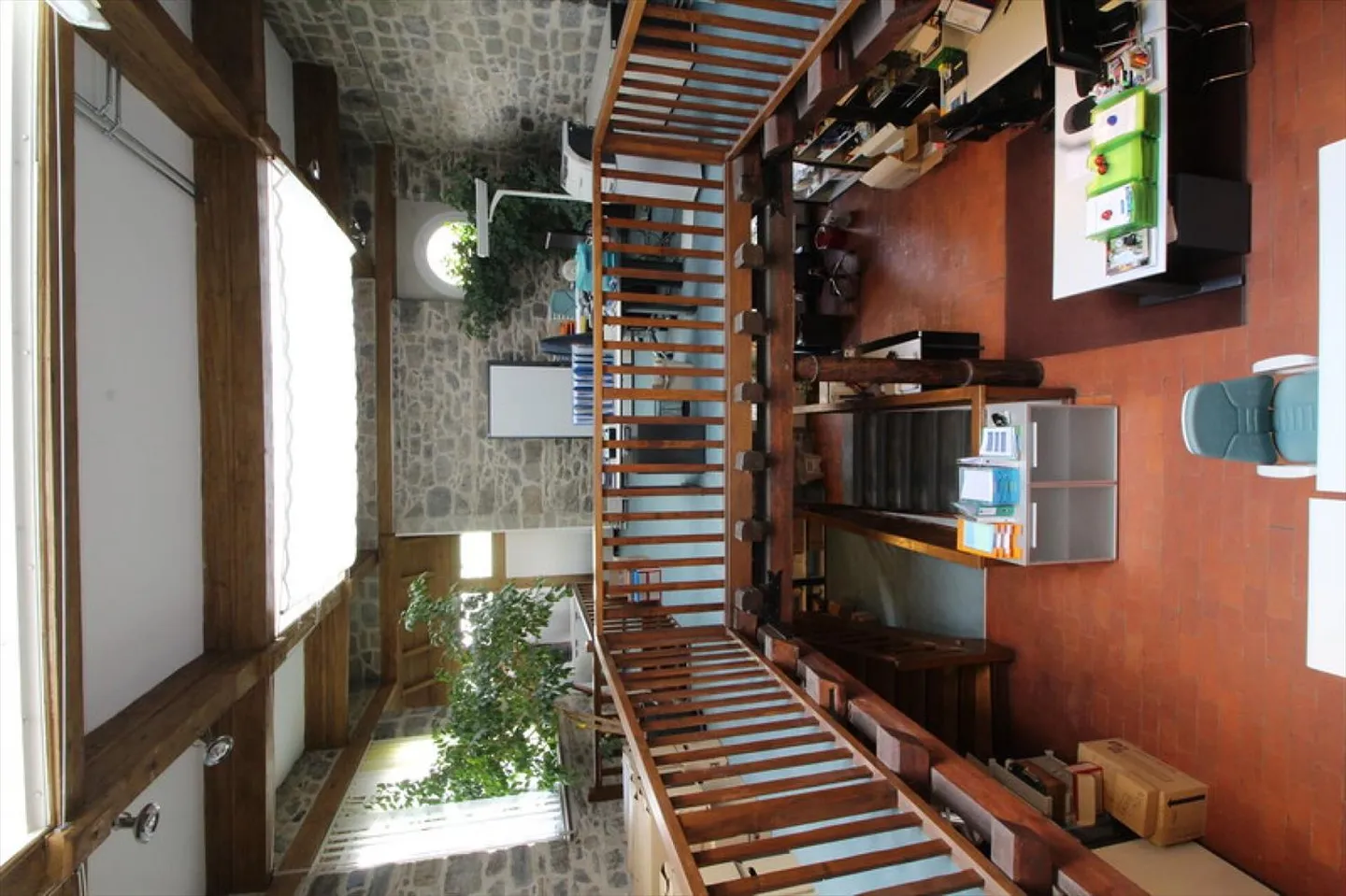 Administrative space with character 2 minutes from downtown - Photo 8 of 12