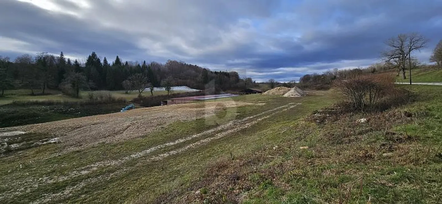 Terrain Commercial avec Grand Potentiel - Photo 1 sur 4