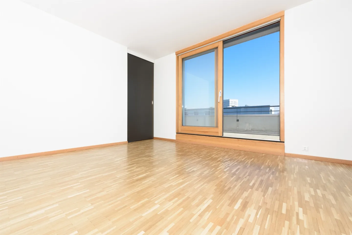 Goditi una splendida terrazza d'angolo in un'area residenziale - Foto 2 di 10