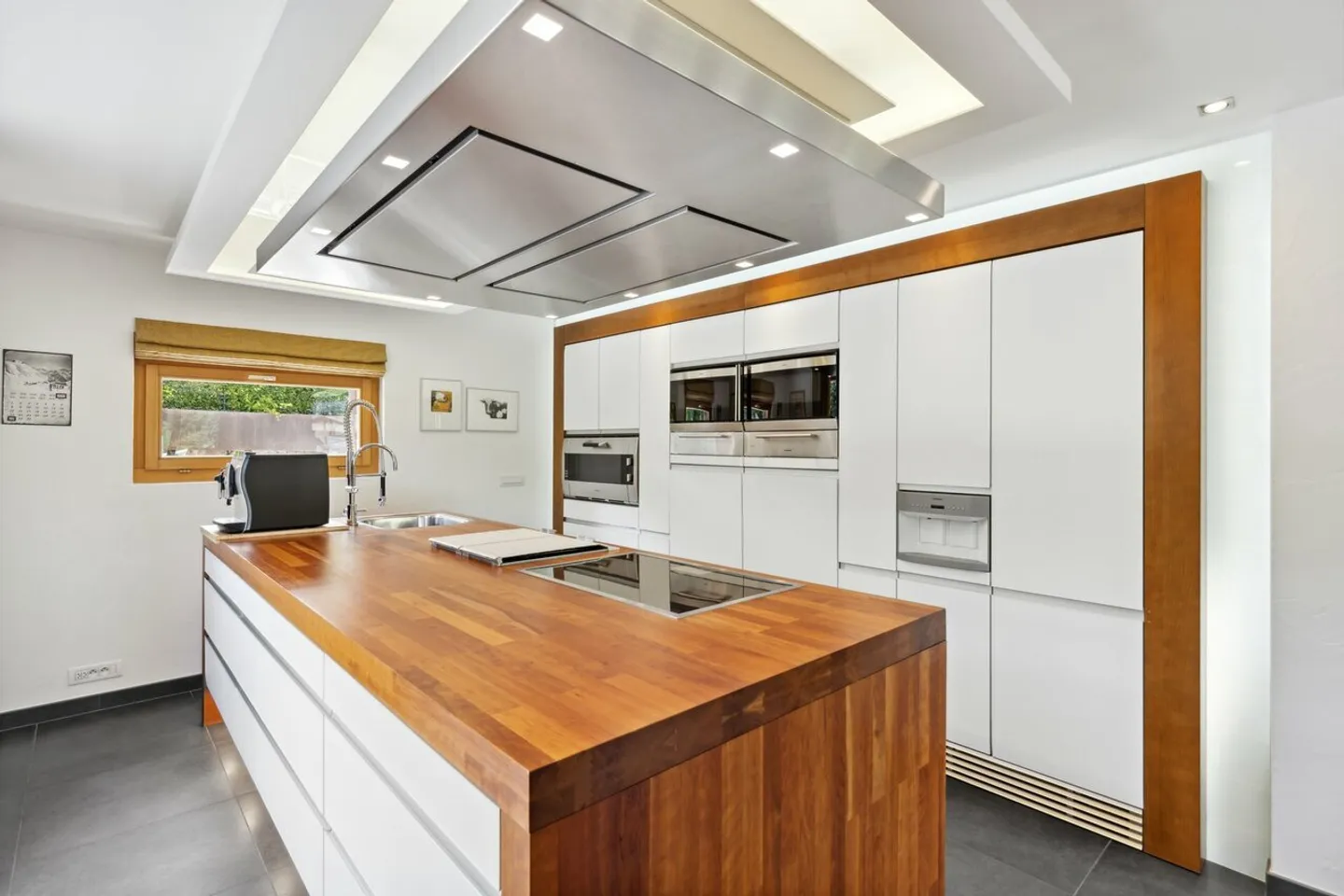 Extraordinary Residence in the Portes du Soleil - Alpine Elegance - Photo 5 of 17