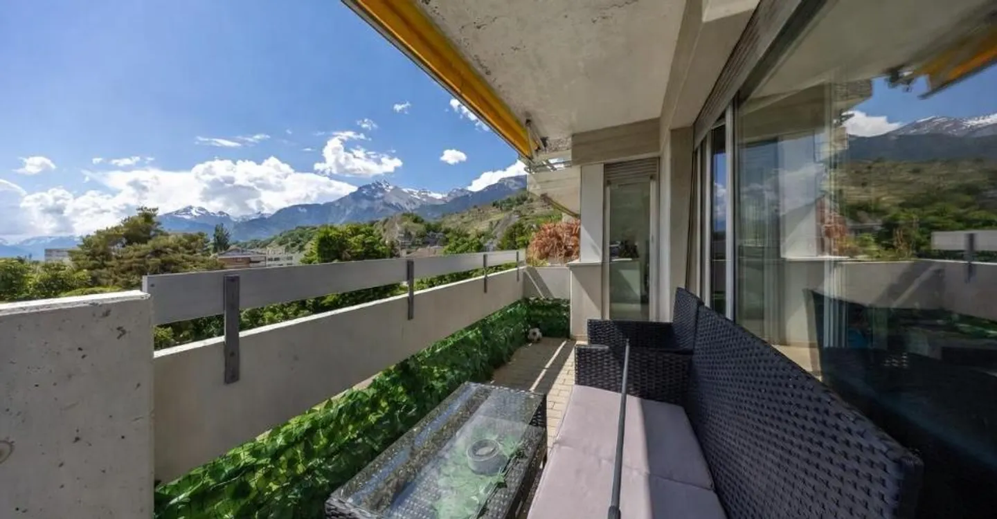 Ampio appartamento di 4.5 locali con balcone - Foto 8 di 9